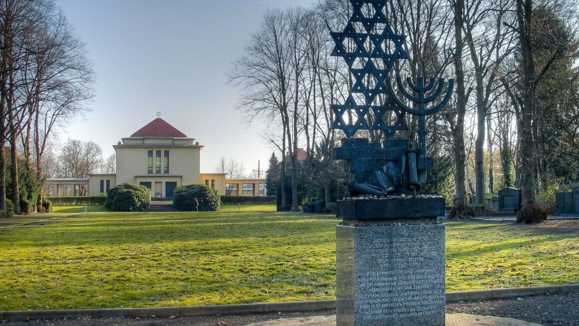 Der Jüdische Friedhof in Köln-Bocklemünd und die Geschichte des Denkmals in Erinnerung an die Pogromnacht
